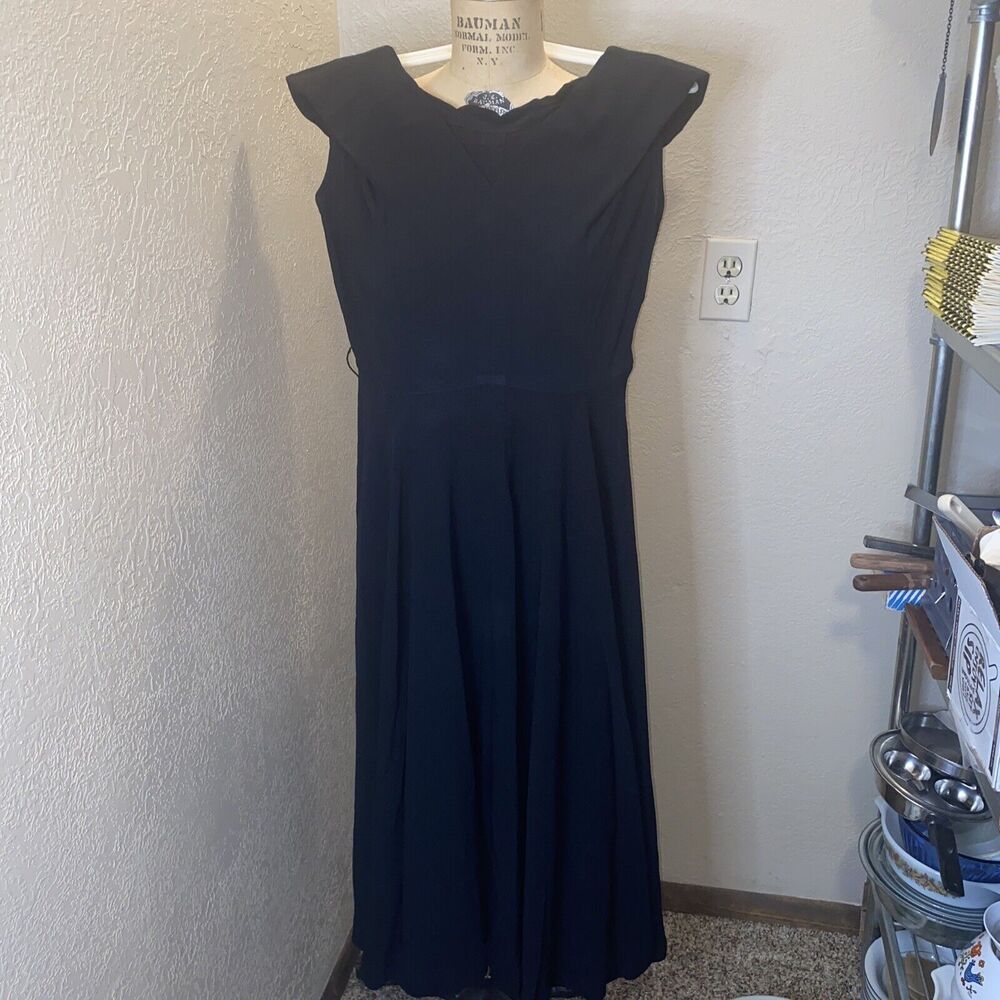 Vintage 1940s Simple Black Crepe Fit n Flare Midi Full Skirt Dress Size Small